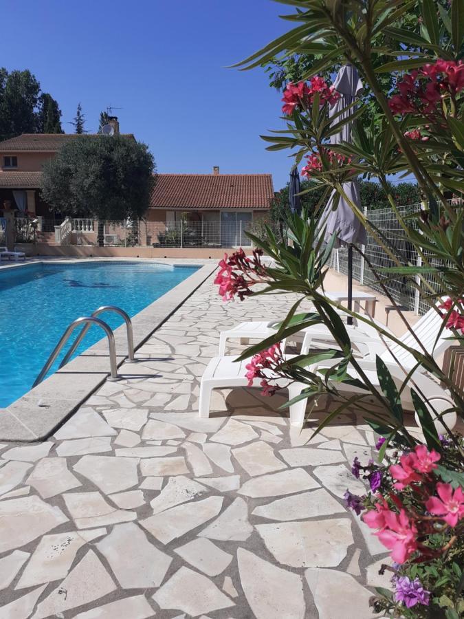 B&B Gite D'Ayran Saint-Quentin-la-Poterie Exteriör bild