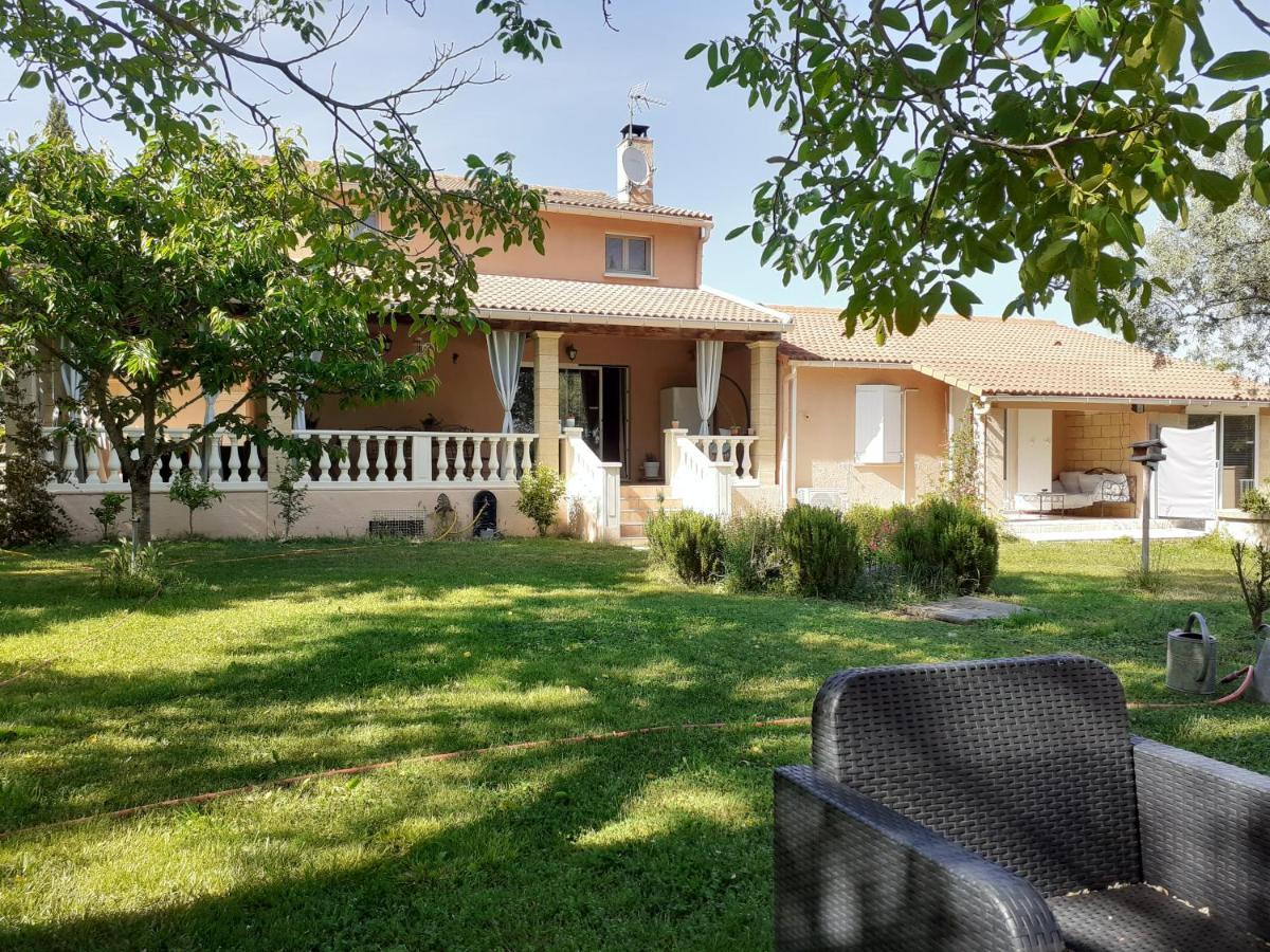 B&B Gite D'Ayran Saint-Quentin-la-Poterie Exteriör bild