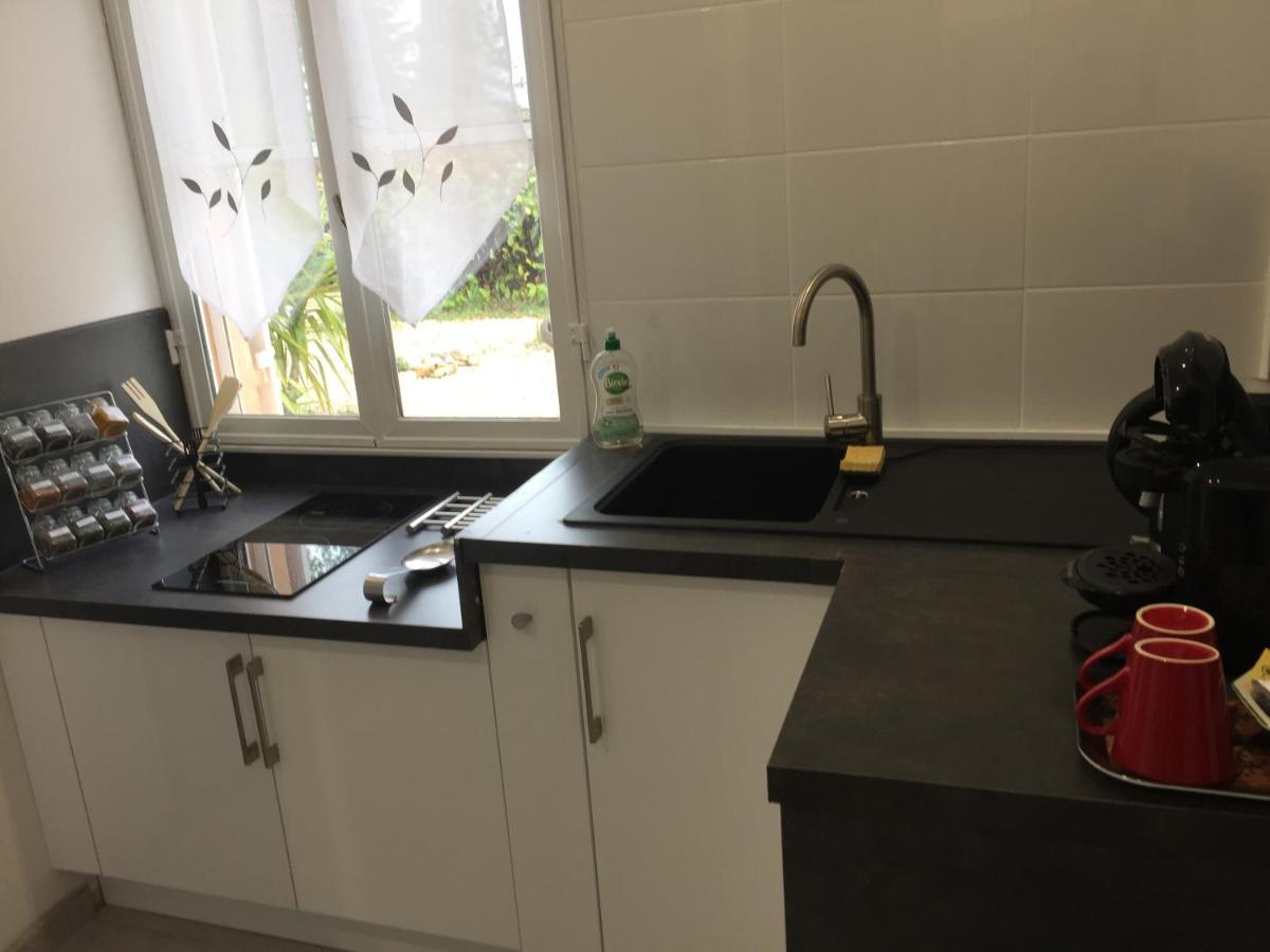 B&B Gite D'Ayran Saint-Quentin-la-Poterie Exteriör bild